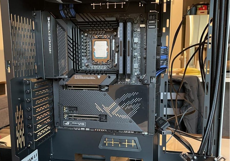 ASUS ROG Maximus Z690 Extreme